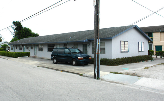 329 N D St in Lake Worth, FL - Building Photo - Building Photo