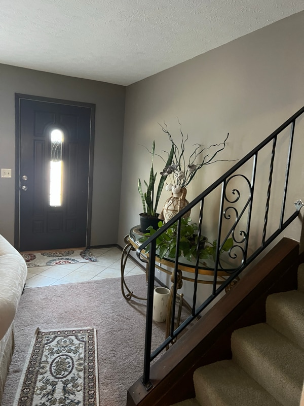 826 Reno Dr in Louisville, OH - Foto de edificio - Building Photo