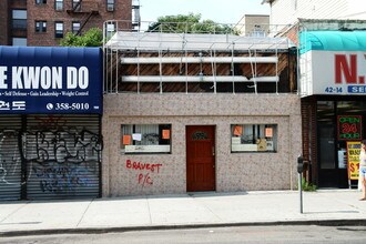 140-75 Ash Ave in Flushing, NY - Foto de edificio - Building Photo