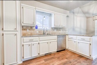 1605 Davinbrook Dr in Norman, OK - Building Photo - Building Photo