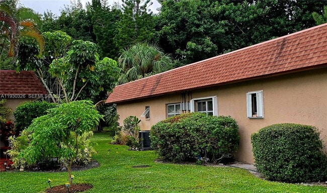 property at 1910 Palmland Dr