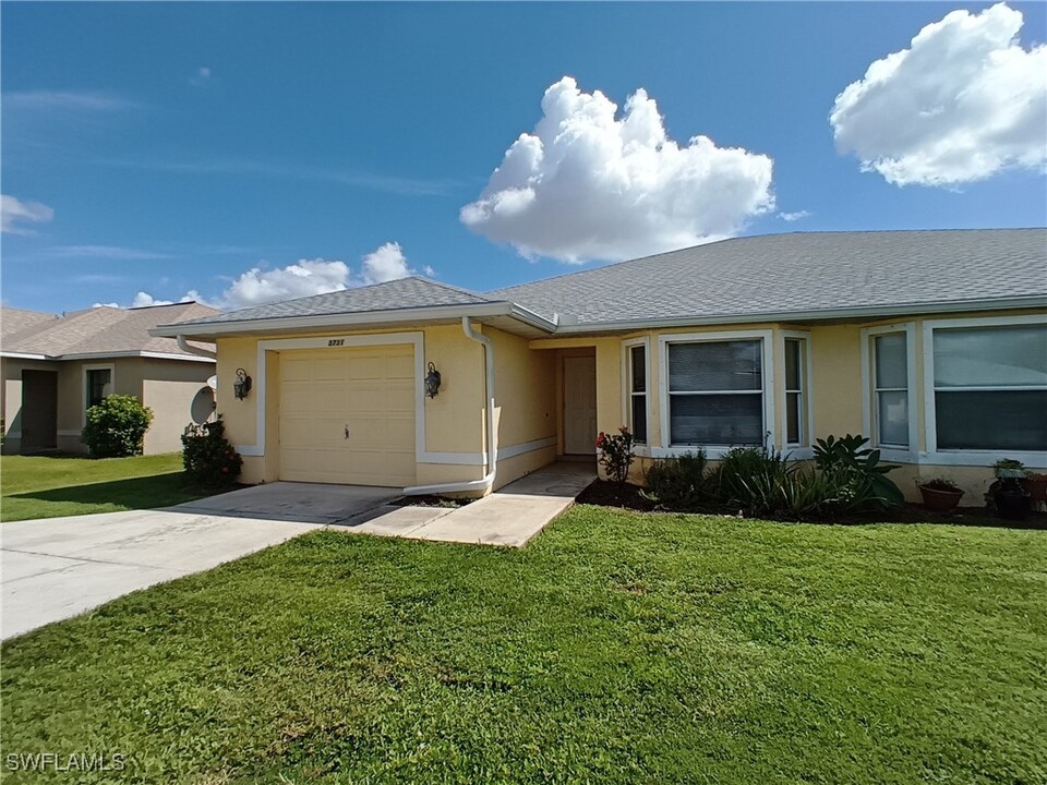 3731 Skyline Blvd in Cape Coral, FL - Building Photo