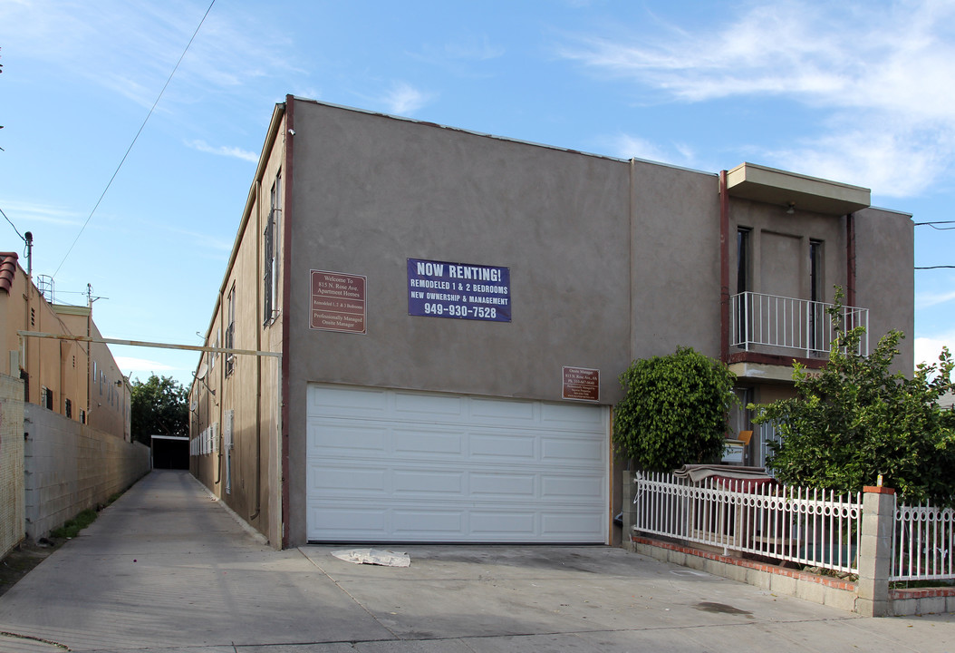 815 N Rose Ave in Compton, CA - Foto de edificio