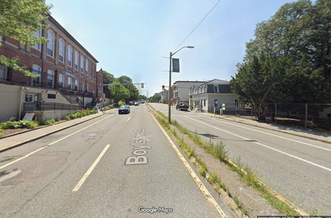 191 Boylston St, Unit 3 in Boston, MA - Building Photo - Building Photo