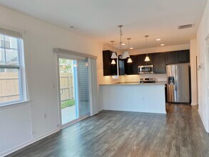 1685 Halesworth Ln in Virginia Beach, VA - Building Photo - Building Photo