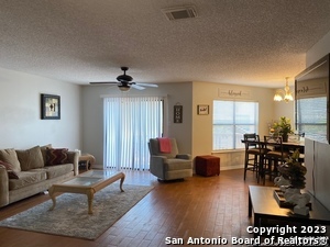 9555 Cantura Crest in San Antonio, TX - Building Photo - Building Photo