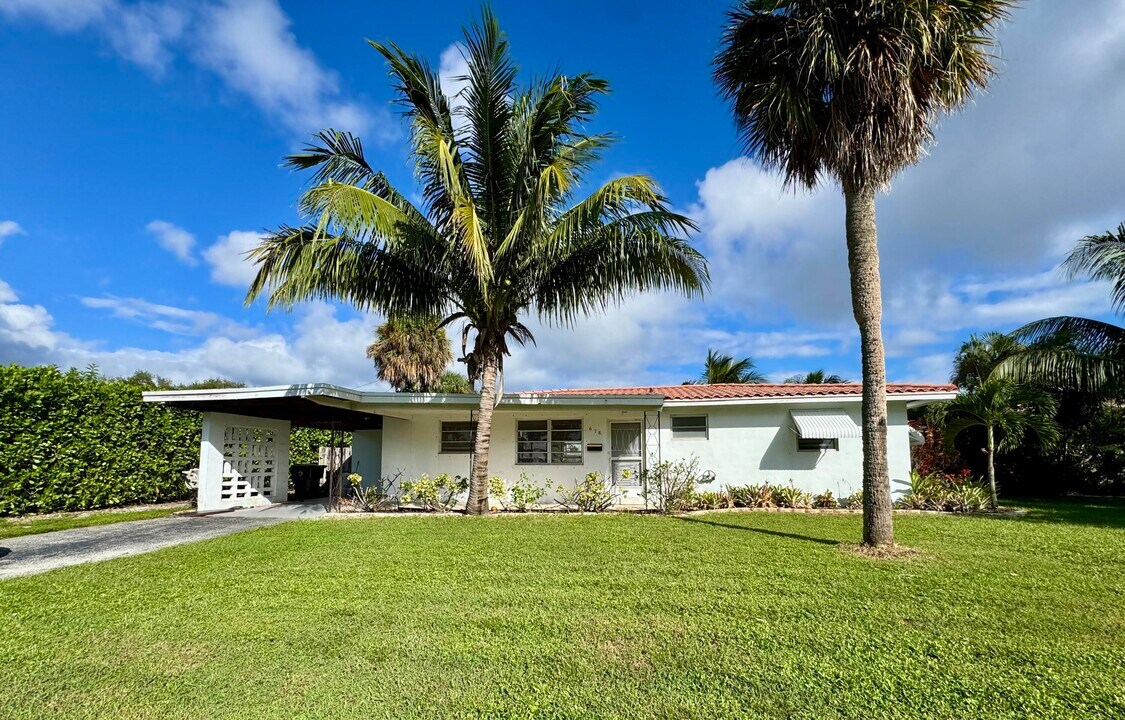 678 NW 12th Terrace in Boca Raton, FL - Building Photo