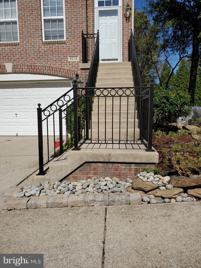 8232 Gunston Commons Way Rentals in Lorton, VA