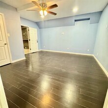 403 Clear Lake Rd in Highlands, TX - Building Photo - Building Photo