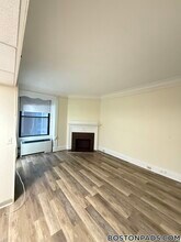 62 Boylston St, Unit 422 in Boston, MA - Building Photo - Building Photo