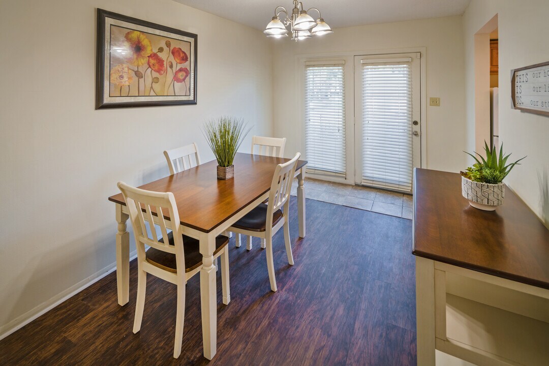 Lakeville Townhomes Photo