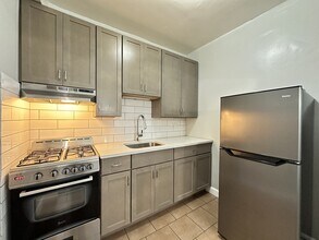 1712 W Estes Ave in Chicago, IL - Building Photo - Building Photo