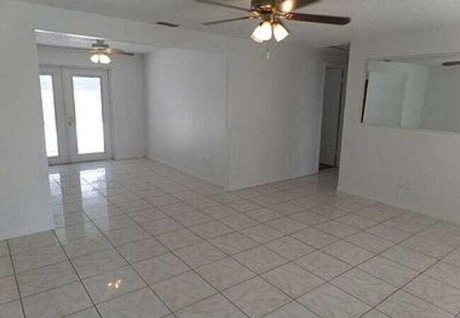 8825-8856 56th St in Pinellas Park, FL - Building Photo - Building Photo