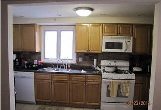 298 Luddington Ave, Unit 2nd Flr in Clifton, NJ - Foto de edificio - Building Photo