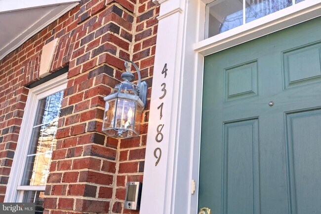 43789 Water Bay Terrace in Leesburg, VA - Building Photo - Building Photo