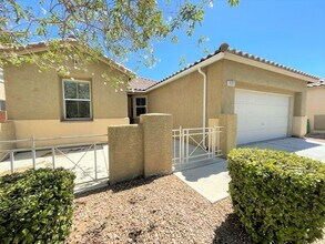2121 Silvereye Dr in North Las Vegas, NV - Building Photo - Building Photo