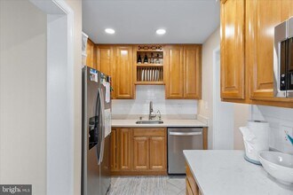 10808 Hobson St in Kensington, MD - Building Photo - Building Photo