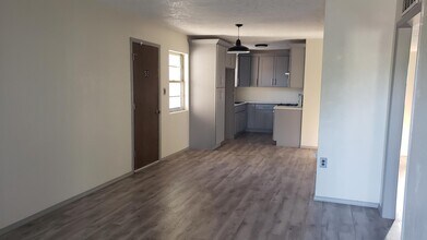 1606 N Delaware Ave in Roswell, NM - Building Photo - Building Photo