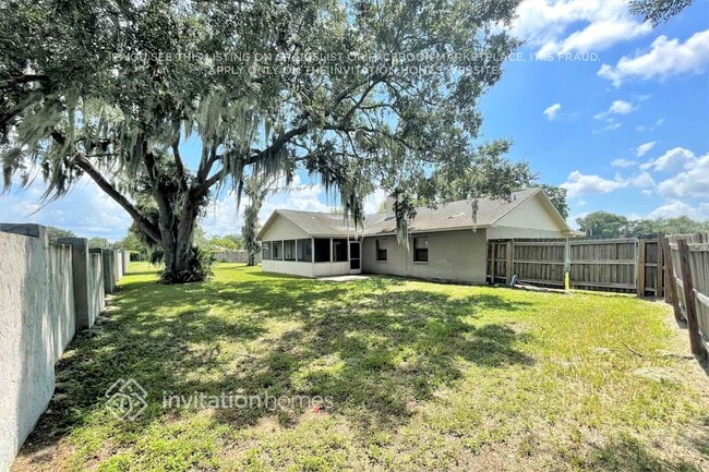 2301 Beechwood Ct in Plant City, FL - Building Photo - Building Photo
