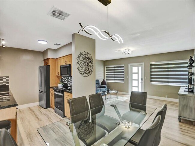 491 SE 23rd Ave in Pompano Beach, FL - Building Photo - Building Photo