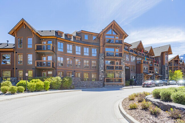 604 Policemans Creek Dr in Canmore, AB - Building Photo - Building Photo