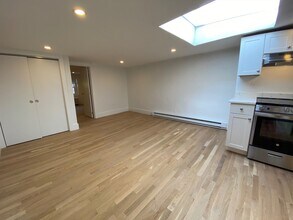 85 Charles St, Unit 4 in Boston, MA - Building Photo - Building Photo