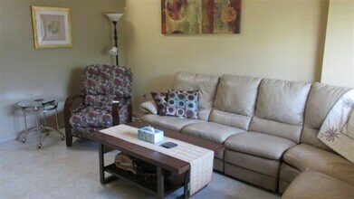 313 Hinton St in Port Charlotte, FL - Building Photo - Building Photo