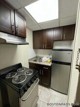 62 Boylston St, Unit 214 in Boston, MA - Building Photo - Building Photo