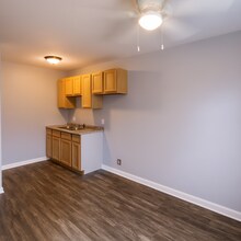 1719 W Bancroft St in Toledo, OH - Building Photo - Building Photo