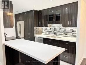 812 Burnhamthorpe Rd in Toronto, ON - Building Photo - Building Photo