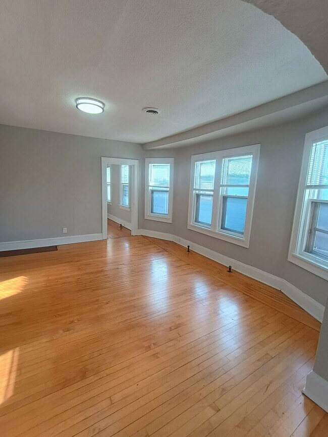 property at 1650 N Arlington Pl