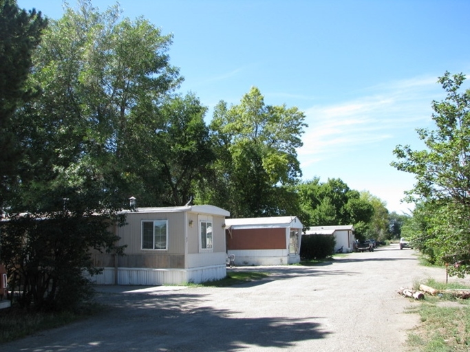 Edwards Trailer Park in Gooding, ID - Building Photo