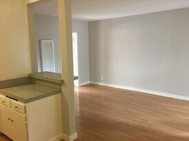 1810 N Cherokee Ave in Los Angeles, CA - Building Photo