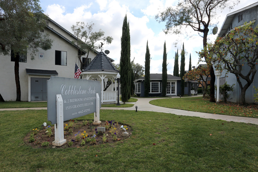 Cobblestone Park Apartments in El Cajon, CA - Foto de edificio