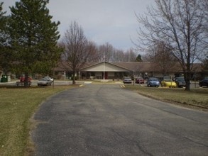 Park Colony in Ithaca, MI - Foto de edificio - Building Photo