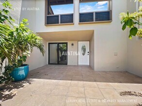 6370 Hawaii Kai Dr in Honolulu, HI - Building Photo - Building Photo