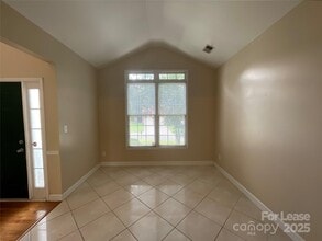 1928 Dearmon Dr in Charlotte, NC - Building Photo - Building Photo