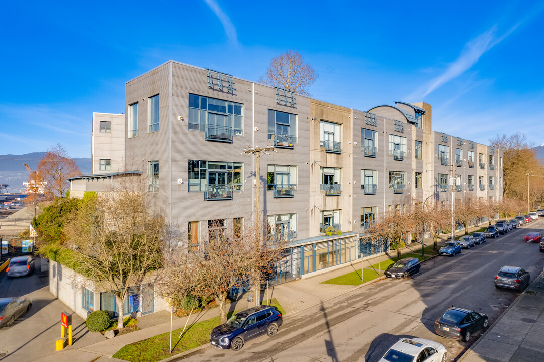 Cannery Raw in Vancouver, BC - Building Photo