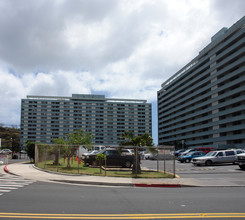 Sunset Lakeview in Honolulu, HI - Building Photo - Building Photo