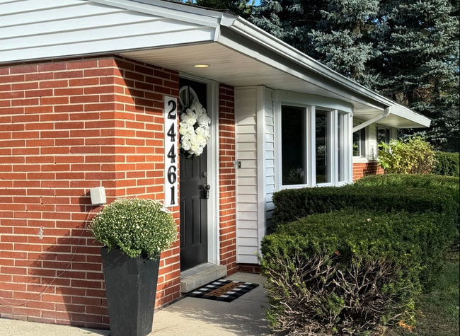 24461 Willow Ln in Novi, MI - Building Photo - Building Photo