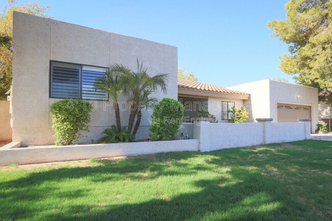 property at 951 E Leeward Ln