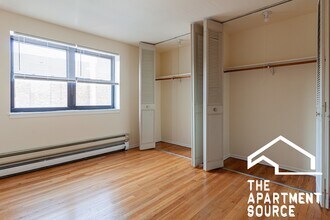 660 W Wrightwood Ave, Unit 214 in Chicago, IL - Foto de edificio - Building Photo