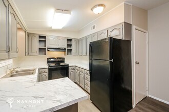 8501 E 91 St in Kansas City, MO - Foto de edificio - Building Photo