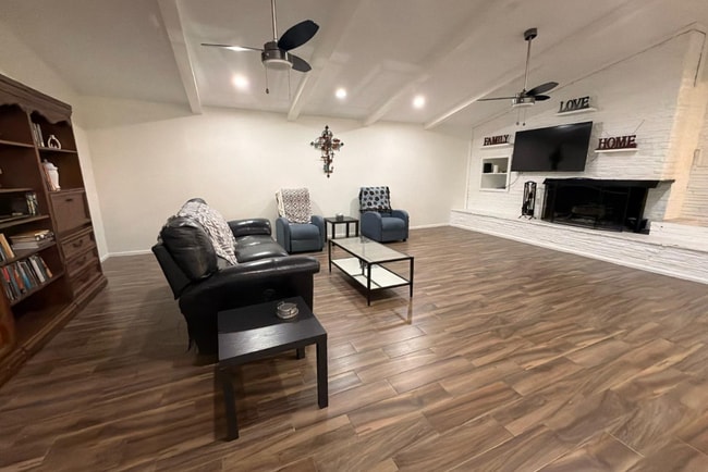 property at 809 NW 9th St