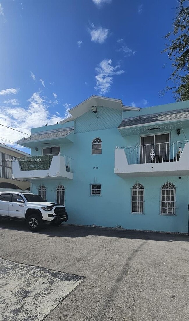property at 1645 SW 7th St