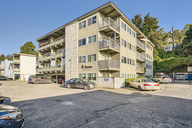 Four Seasons in Seattle, WA - Foto de edificio - Building Photo