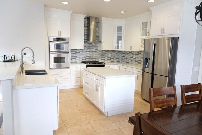 16 Villager in Irvine, CA - Building Photo - Building Photo