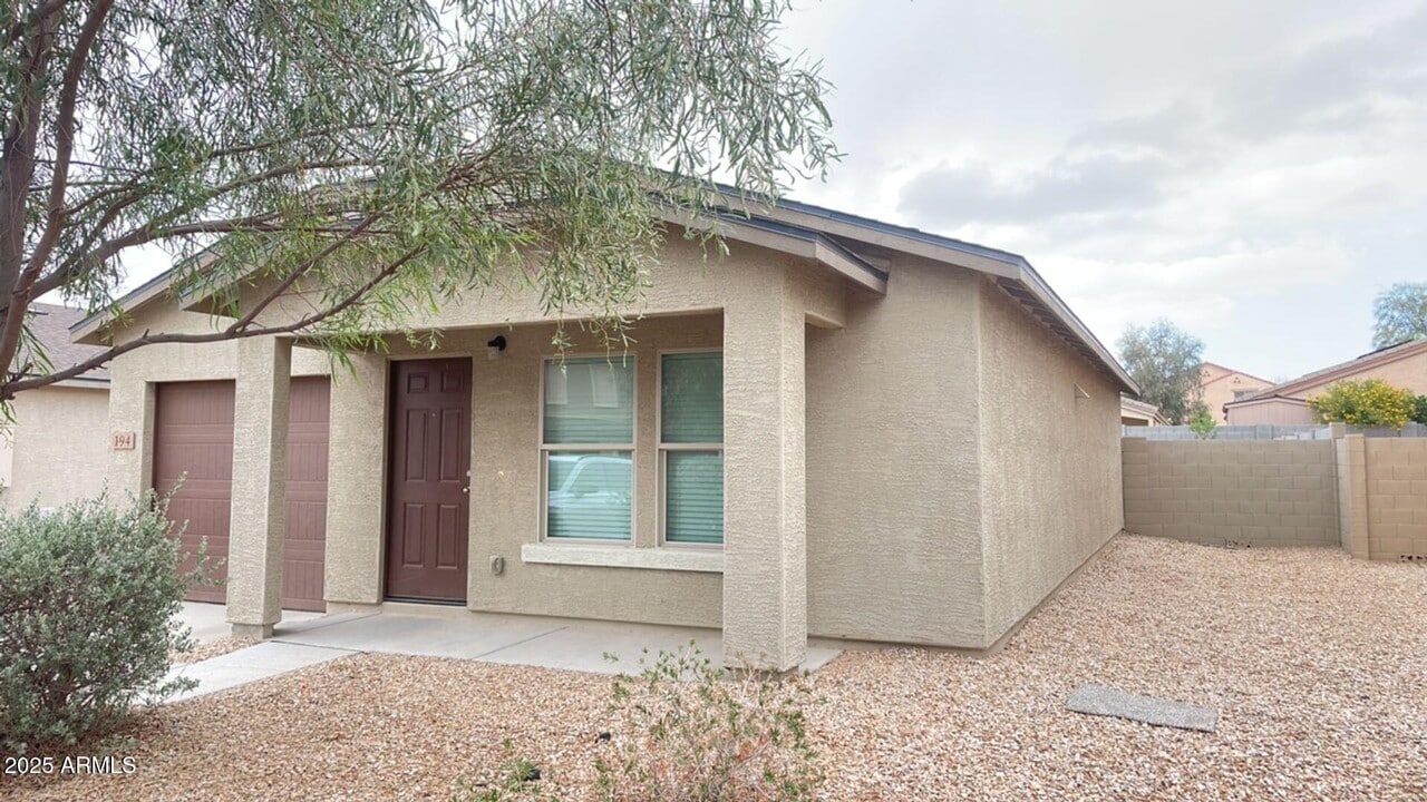 194 Watson Pl in Casa Grande, AZ - Building Photo