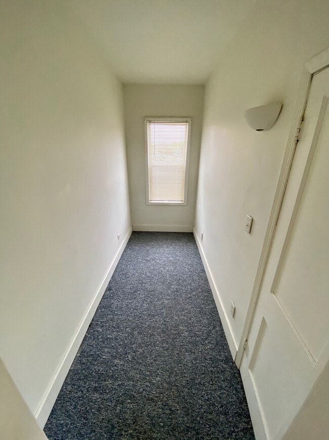 823 West Ave S, Unit 823 in La crosse, WI - Foto de edificio - Building Photo