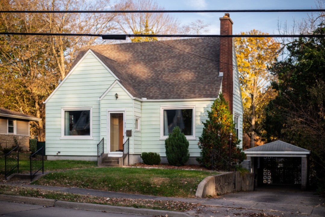 818 Perry Ave in Cape Girardeau, MO - Building Photo